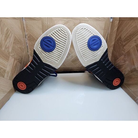 Adidas Men's New York  Knicks Fashion Basketball  Shoes White Size 12.  298 - Picture 4 of 12